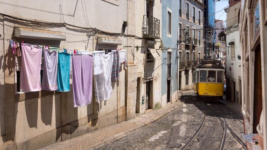 Lisbon: Jewish Quarter Guided Walking Tour - A Jewish Lisbon tour that follows the city’s whole story