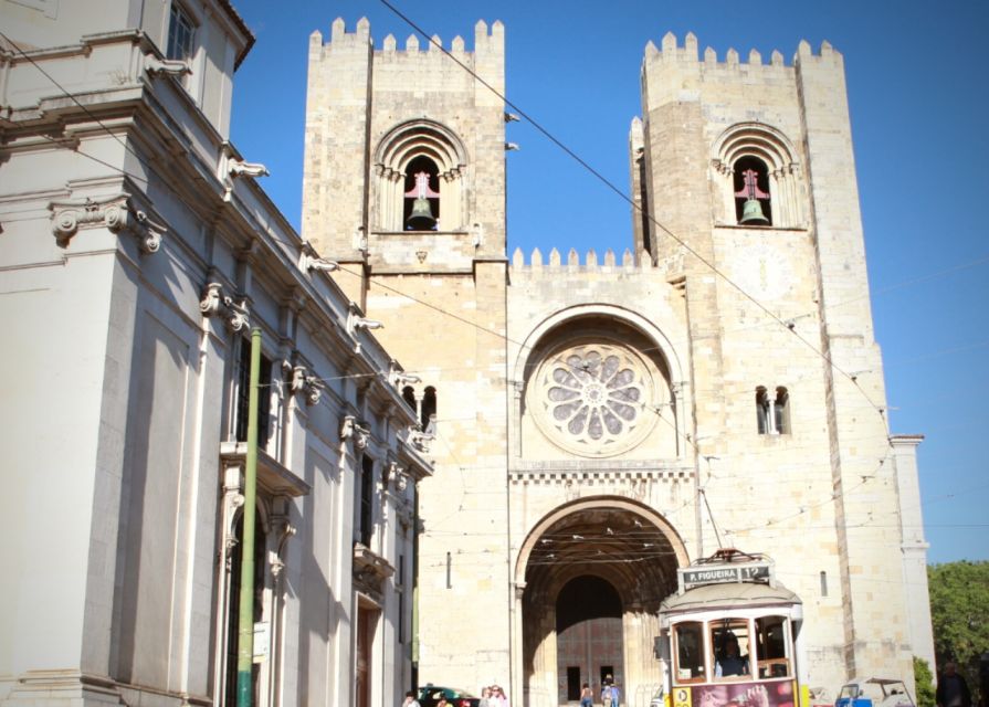 Lisbon: Lisbon Cathedral Entry Ticket - Architecture shaped by eight centuries