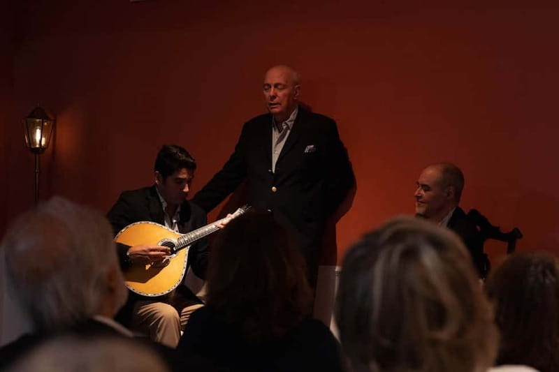 Lisbon: Live Fado Show with Port Wine in Historic Center - Finding Lisboa em Fado in Baixa Pombalina
