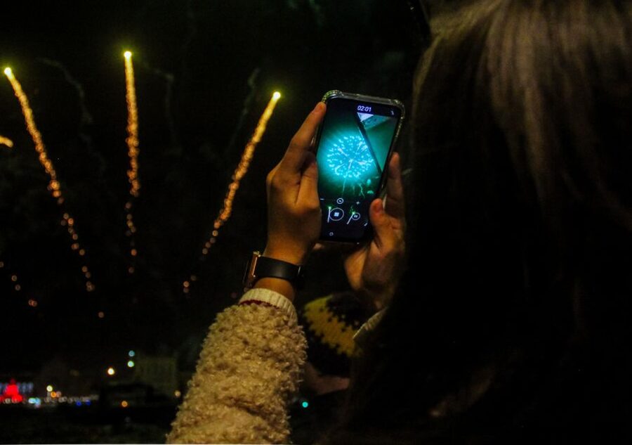 Lisbon: New Year's Eve with Live Dj Fireworks and Open Bar - The 25 de Abril Bridge and Cristo Rei