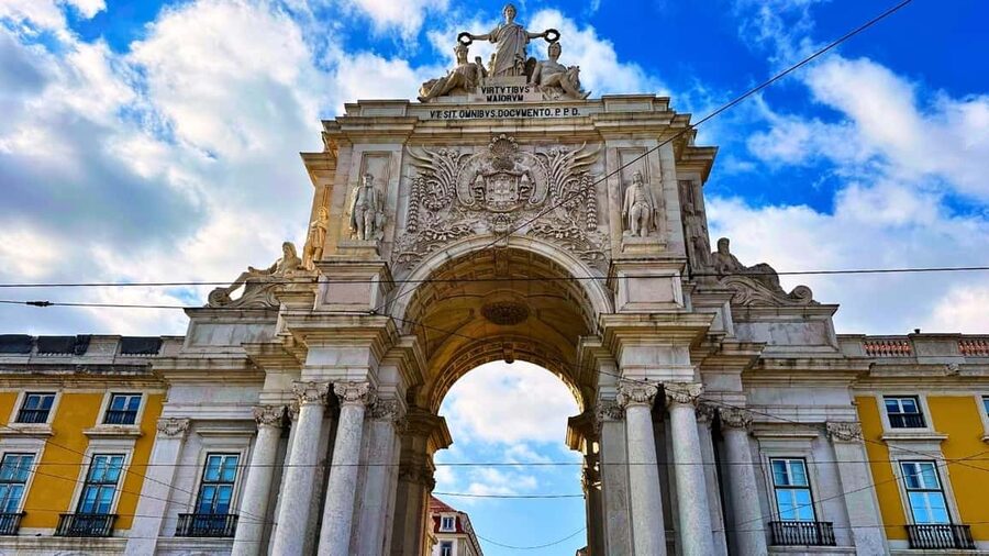 Lisbon: Old Town Tuk-Tuk Tour - Graça, São Vicente, and Senhora do Monte