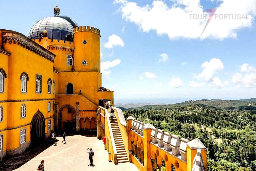 Lisbon: Pena Palace, Moorish Castle, Qta. Regaleira & Sintra - Pena Palace and gardens: color, romance, and crowds