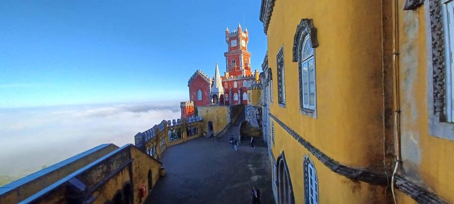 Lisbon: Pena Palace, Regaleira, Sintra, and Cascais Day Trip - Forty-five minutes in Cascais