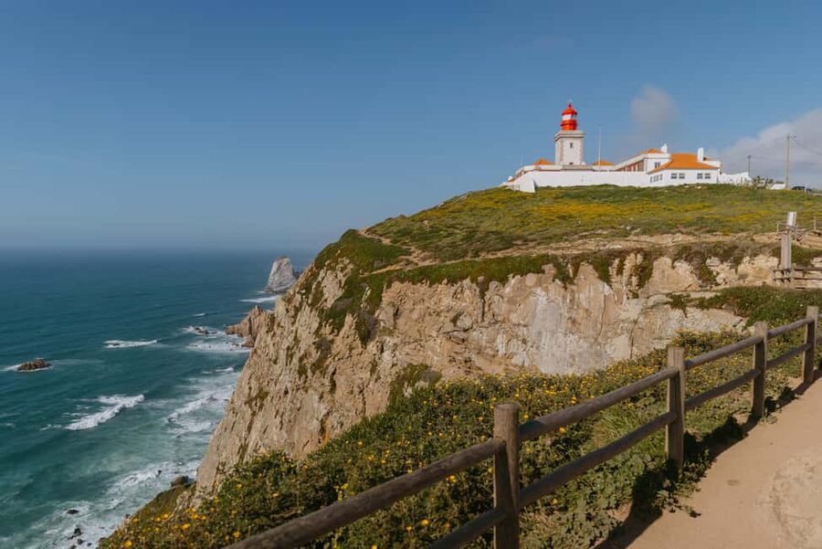 Lisbon: Pena Palace, Sintra, Cabo da Roca, & Cascais Daytrip - Group tour or private experience?
