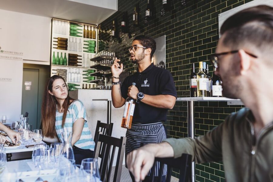 Lisbon: Portuguese Wine and Cheese Tasting with Lunch - The hosts make the difference