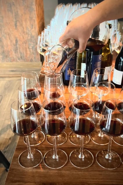 Lisbon: Premium Port Wine Tasting & Tapas - How the expert-led format works