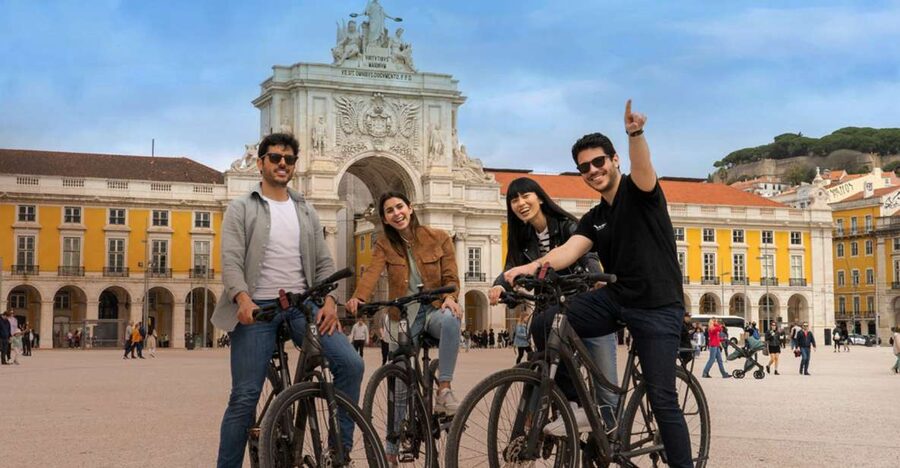 Lisbon: Private Boat Trip, Guided Walking Tour, Bike & Tram - Why this five-hour route works