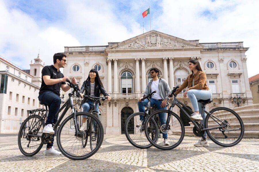 Lisbon: Private Boat Trip, Guided Walking Tour, Bike & Tram - Belém’s monuments in one concentrated hour