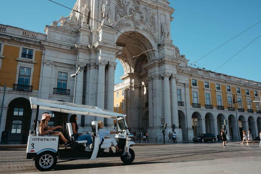 Lisbon: Private Christmas Lights Tour by Eco Tuk Tuk - Is $40 per person good value?