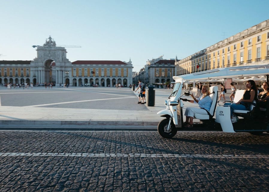 Lisbon: Private Christmas Lights Tour by Eco Tuk Tuk - Cais do Sodré and the first city views