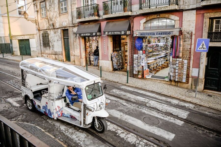 Lisbon: Private City Tour by Eco Tuk Tuk - Graça, São Vicente, and the National Pantheon