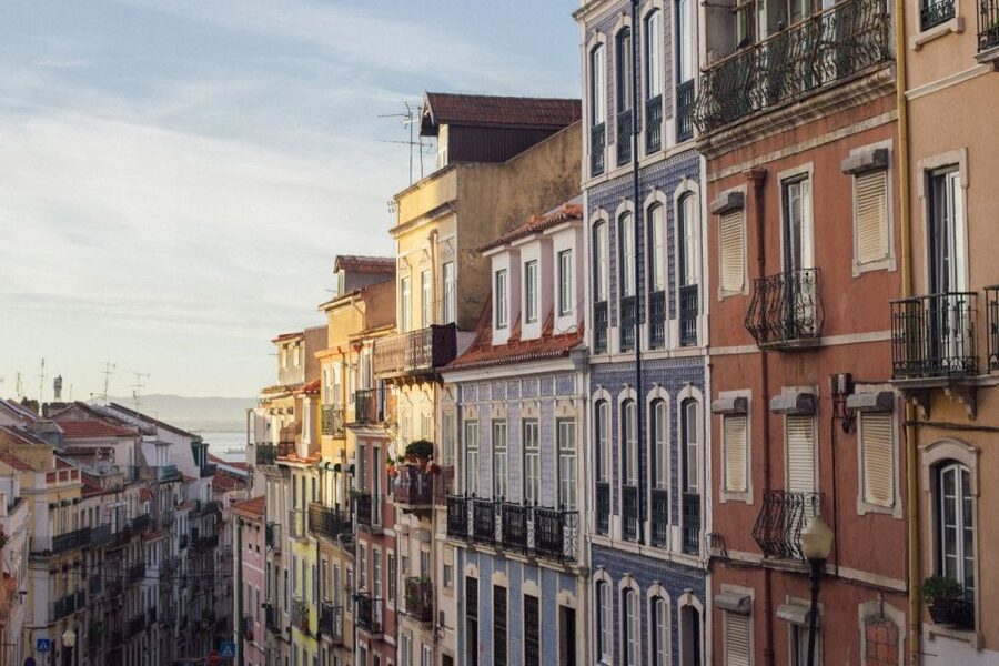 Lisbon: Private Expert City Tour by Eco Tuk Tuk - Comfort, weather, and practical limits