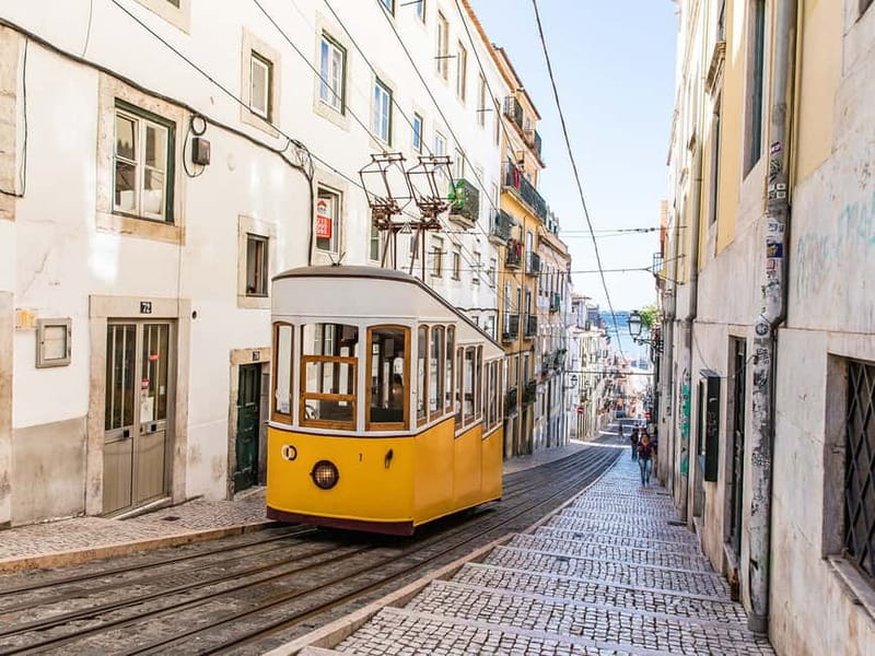 Lisbon: Private Guided Tour by Electric Tuk Tuk - Key things to know before booking