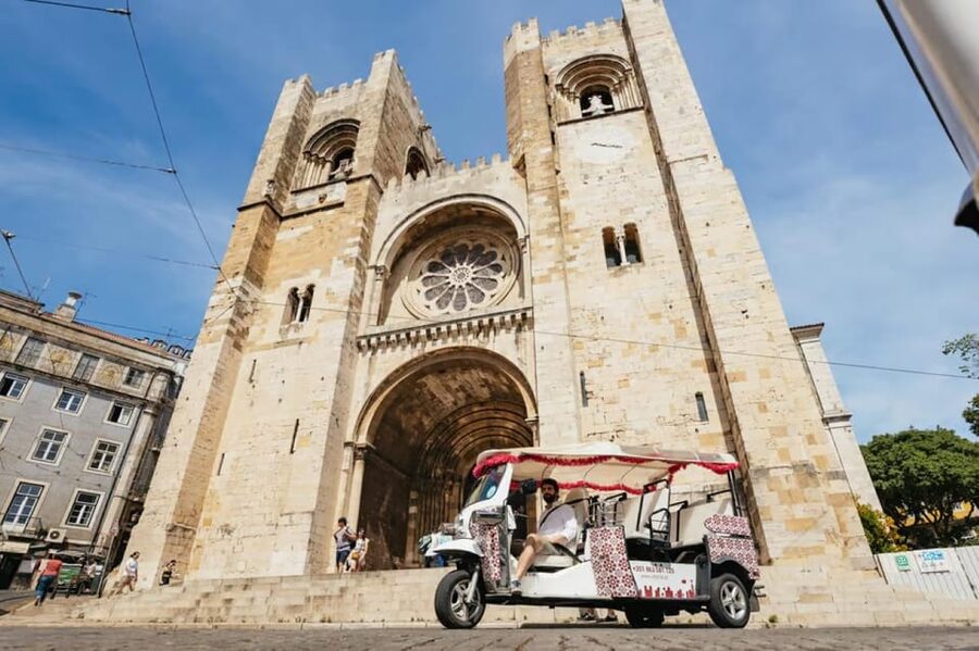 Lisbon: Private Guided Tuk-Tuk Tour with Hotel Pickup - Comfort, access, and practical limits