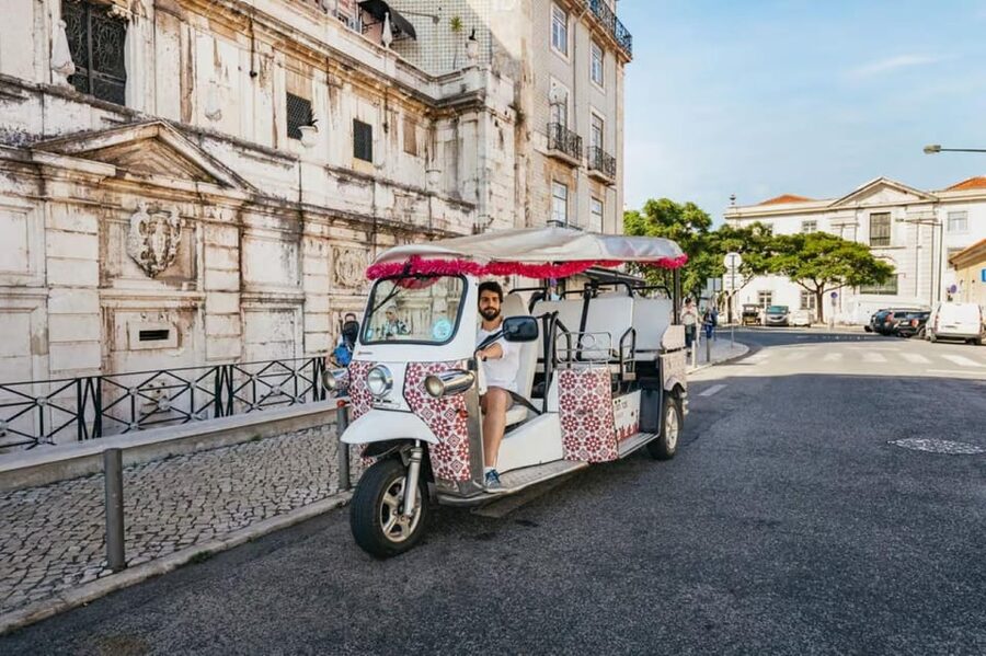 Lisbon: Private Guided Tuk-Tuk Tour with Hotel Pickup - Portas do Sol and Senhora do Monte