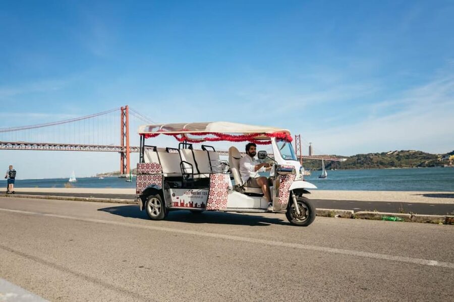 Lisbon: Private Guided Tuk-Tuk Tour with Hotel Pickup - Rossio Square and the city center