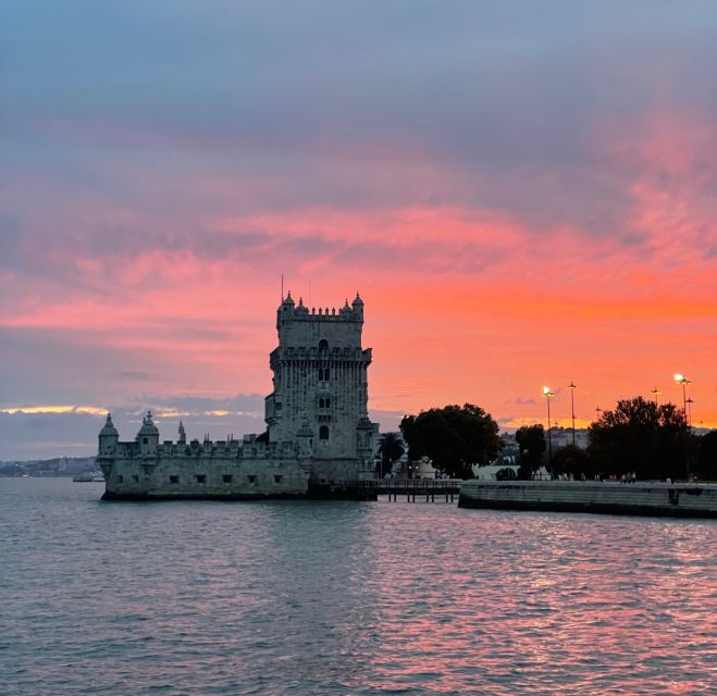 Lisbon: Private Luxury Catamaran Tour with Welcome Drink - Swimming, music, and the social side of the cruise