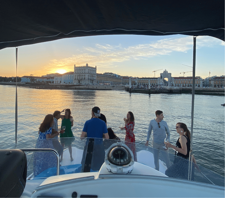Lisbon: Private Luxury Catamaran Tour with Welcome Drink - The $500 group price and what you really receive
