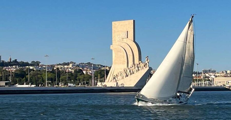 Lisbon: Private Sailing City & Sunset Tour - A guide who makes the difference