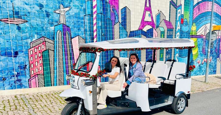 Lisbon: Private Sightseeing Tour by Tuk-Tuk - Lisbon Cathedral and the first viewpoints