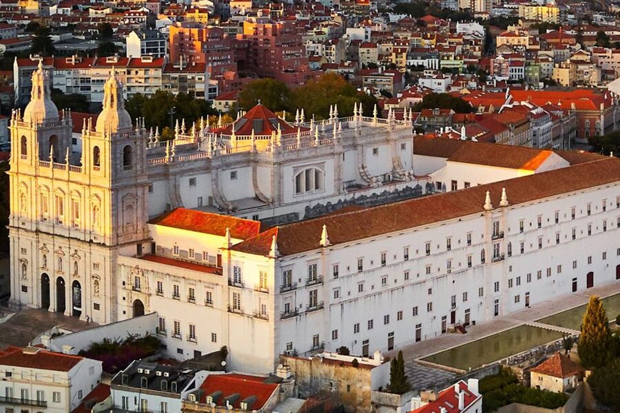 Lisbon: Private Sightseeing Tour in a Vintage Tuk Tuk - Comfort, weather, and the bumpy bits