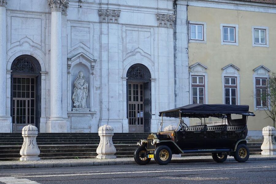 Lisbon: Private Sightseeing Tour in a Vintage Tuk Tuk - Is $159 good value for up to four people?