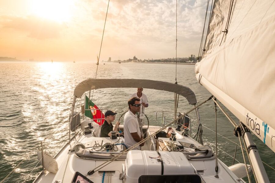Lisbon: Private Sunset Cruise on the Tagus River with Drink - The return past the Vasco da Gama Bridge and Cristo-Rei