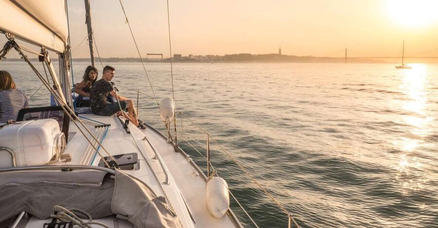 Lisbon: Private Sunset Cruise on the Tagus River with Drink - Starting beside the Monument to the Discoveries