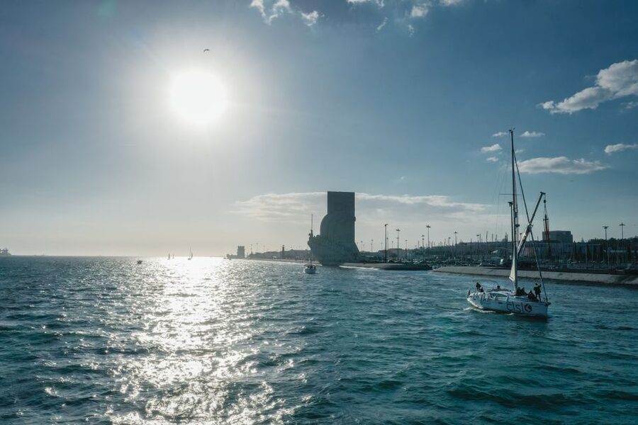 Lisbon: Private Tagus River Yacht Tour - King Christ across the river