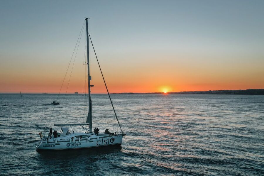 Lisbon: Private Tagus River Yacht Tour - What the two-hour length means