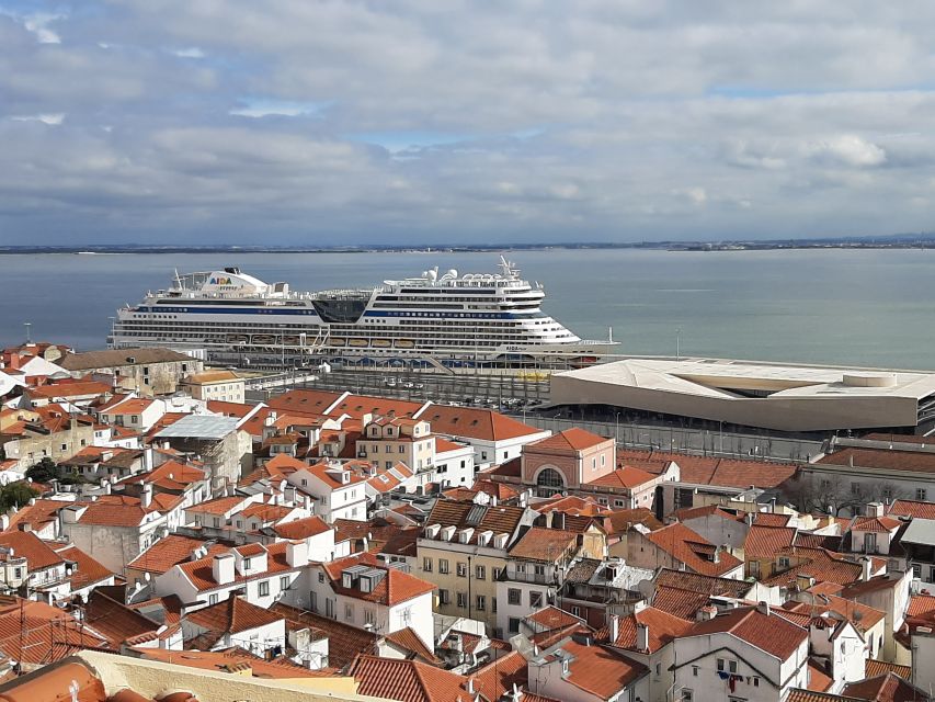 Lisbon: Private Tuk-Tuk Tour for 2 hours - São Vicente, the Pantheon, and Lisbon’s historic core