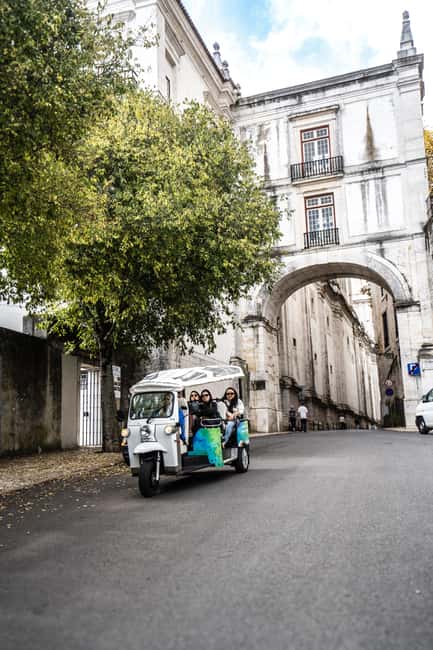 Lisbon: Private Tuk Tuk Tour with Optional Boat Cruise - Chiado, Bairro Alto, and Lisbon’s famous viewpoints