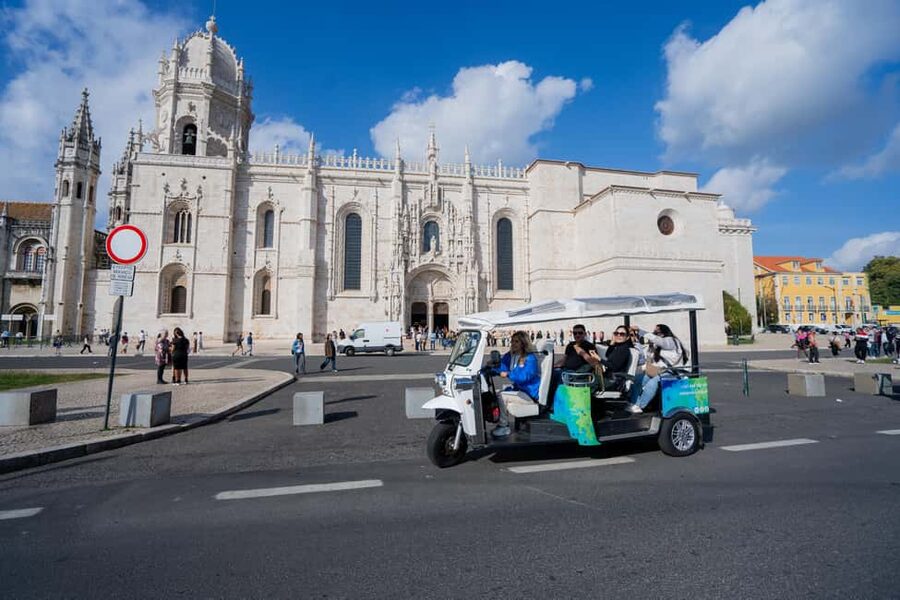 Lisbon: Private Tuk Tuk Tour with Optional Boat Cruise - Comfort, weather, and group size