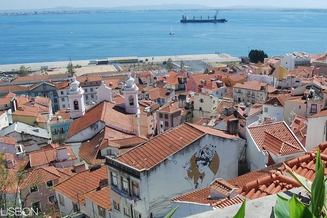 Lisbon - Private Vintage Tuk Tour with Hotel Pickup - Lisbon Cathedral and Santo António
