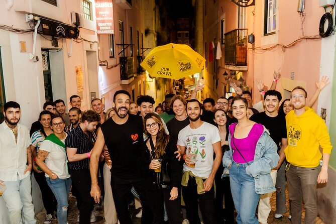 Lisbon: Pub Crawl with Open Bar, Shots & VIP Club Entry - Group size, guides, and the social side