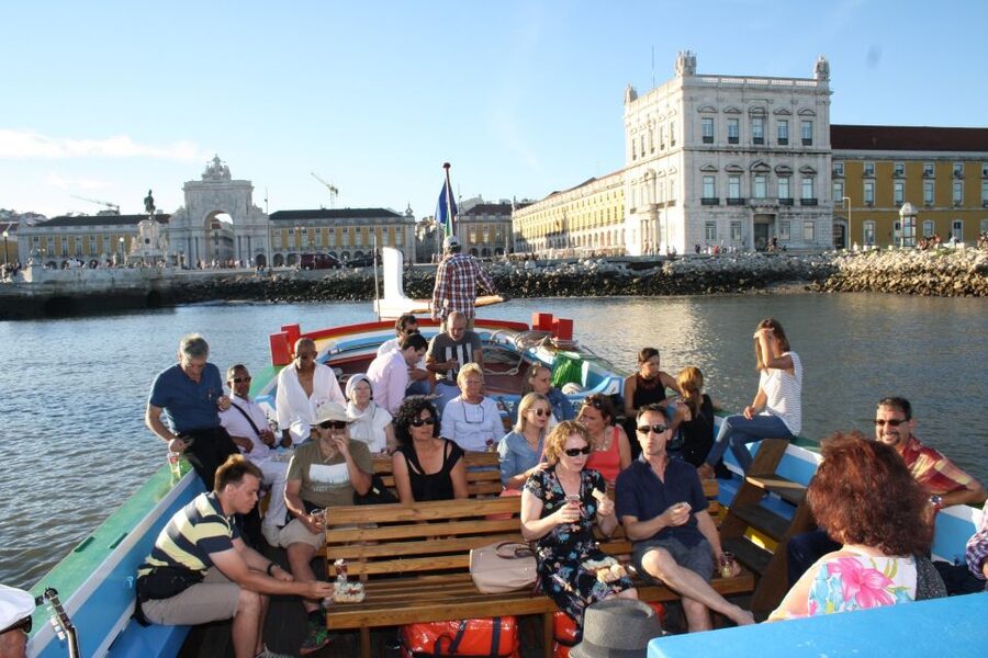 Lisbon: River Tagus Sightseeing Cruise in Traditional Vessel - Why the 1947 boat makes a difference
