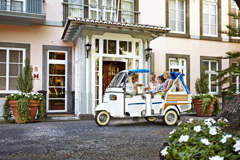 Lisbon's historic old town in a tuk-tuk in German - Why a tuk-tuk works well in Lisbon’s old town
