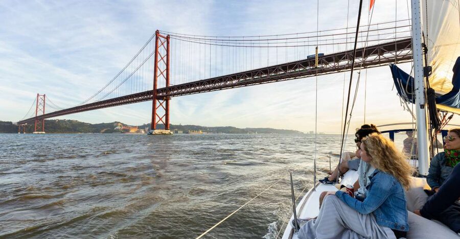 Lisbon: Sailing Tour on the Tagus River - Why Lisbon makes sense from the Tagus