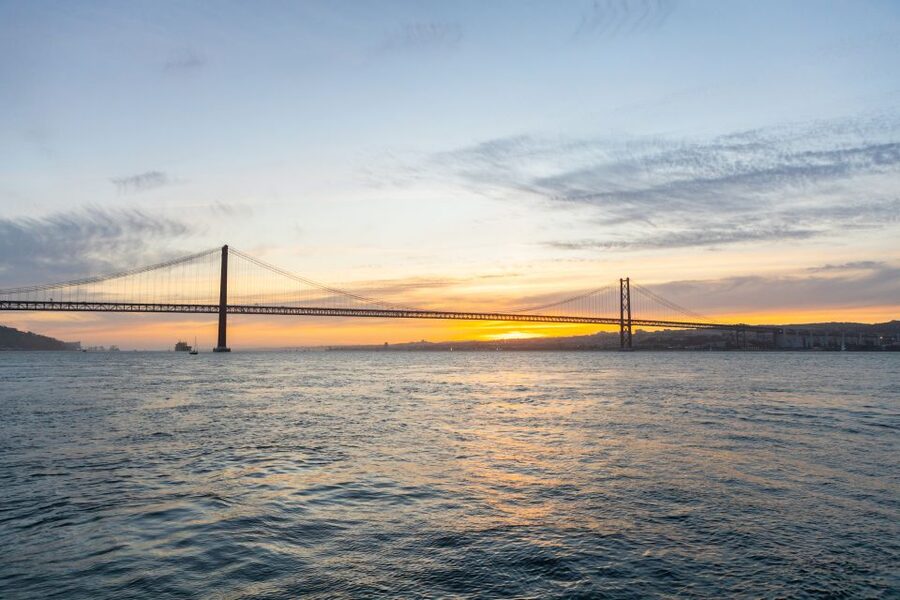 Lisbon: Sailing Tour on the Tagus River - The return past Christ the King and Belém Tower