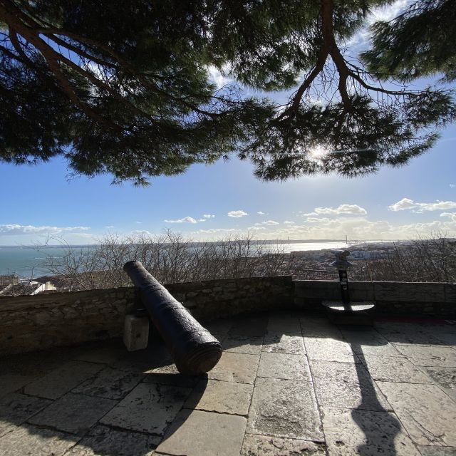Lisbon: São Jorge Castle E-Ticket and Audio Guide - Santa Luzia and the views over Lisbon
