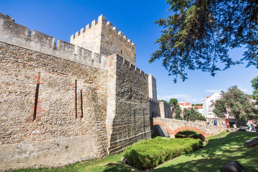 Lisbon: Sao Jorge Castle Skip-the-Line Ticket with Guide - Why Sao Jorge Castle deserves more than a photo stop