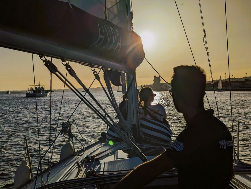 Lisbon: Scenic Day & Sunset Boat Tour with a Drink - Key reasons to consider this Tagus sailing