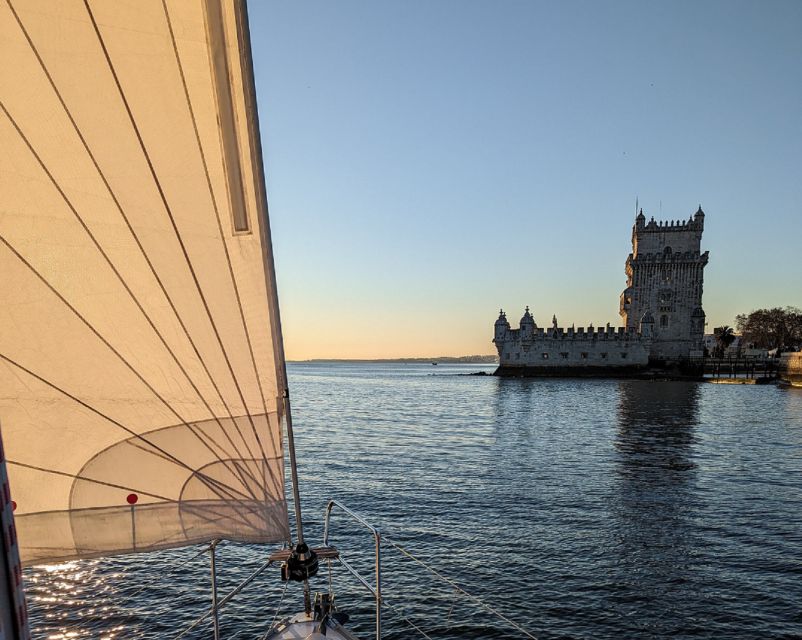 Lisbon: Scenic Day & Sunset Boat Tour with a Drink - MAAT and the Electricity Museum