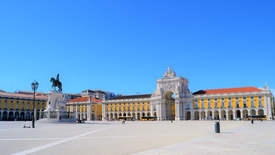 Lisbon: Segway Super Tour - Santa Justa Lift, Rossio, and Chiado