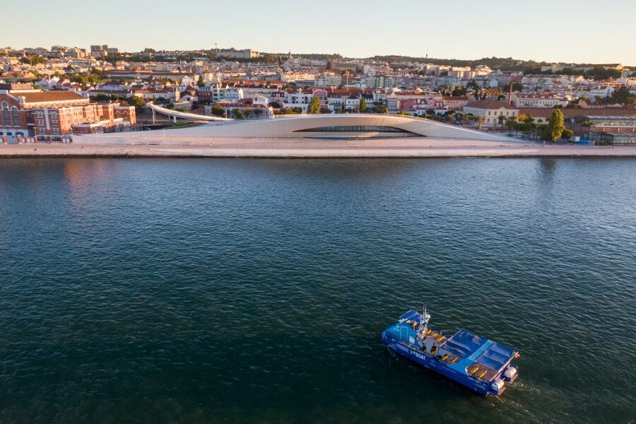 Lisbon: Sightseeing Boat Tour with Hop-On Hop-Off Option - Sailing past Terreiro do Paço and Lisbon’s old center