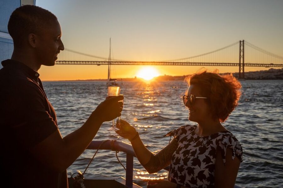 Lisbon: Sightseeing Boat Tour with Hop-On Hop-Off Option - Cristo Rei and the wider river view