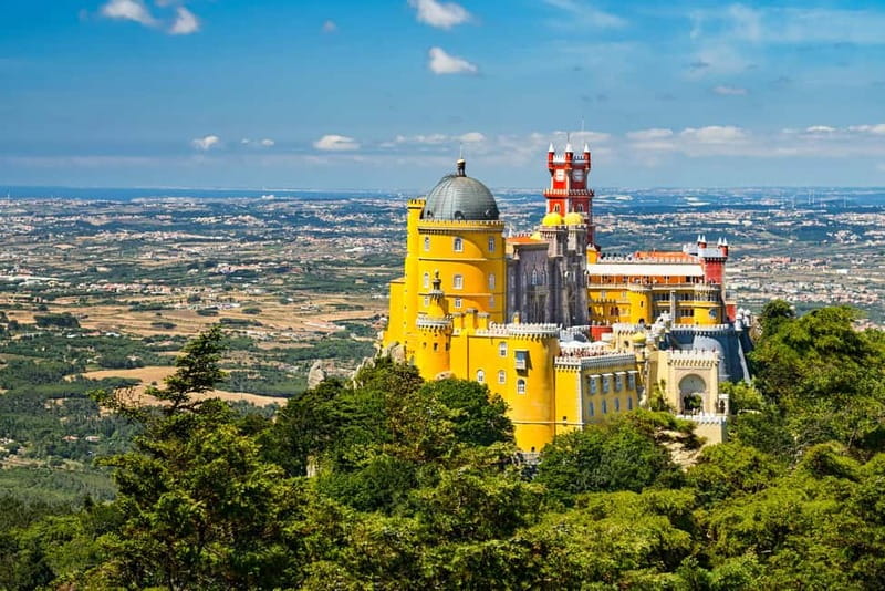 Lisbon: Sintra Cascais & Pena Palace Small Group Tour - Sintra’s old center and your one-hour pause