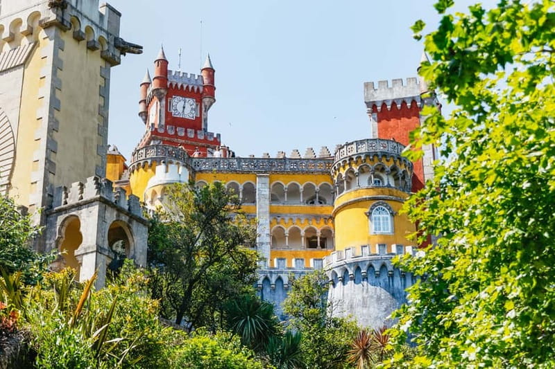 Lisbon: Sintra, Pena, Cabo da Roca, Cascais Tour with Pickup - Why this day trip works well from Lisbon