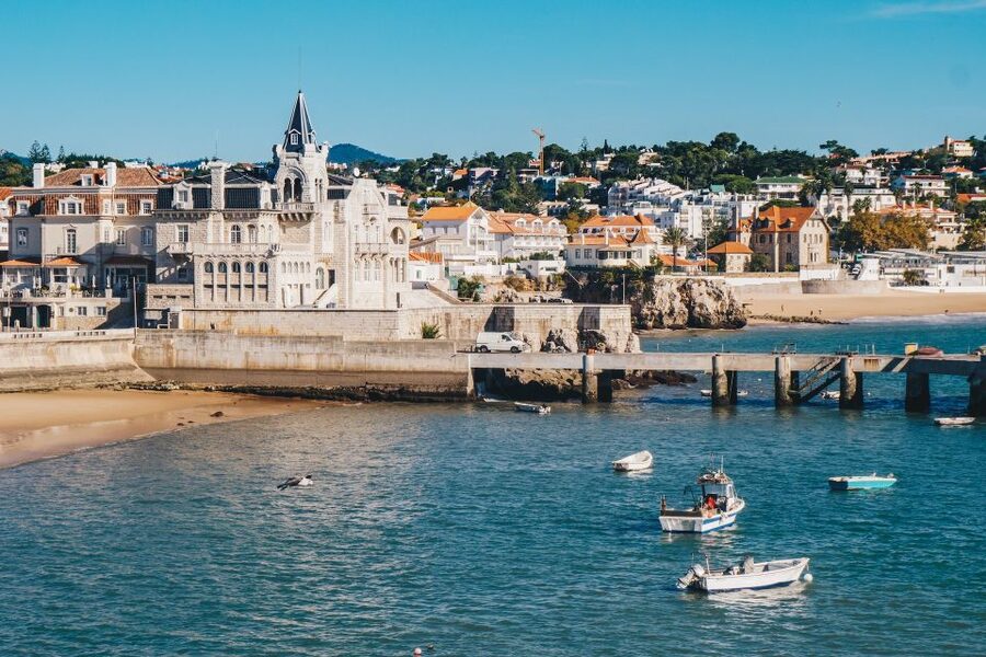 Lisbon: Sintra, Pena Palace, Cabo Roca Coast & Cascais Tour - Two hours in Cascais for lunch and wandering