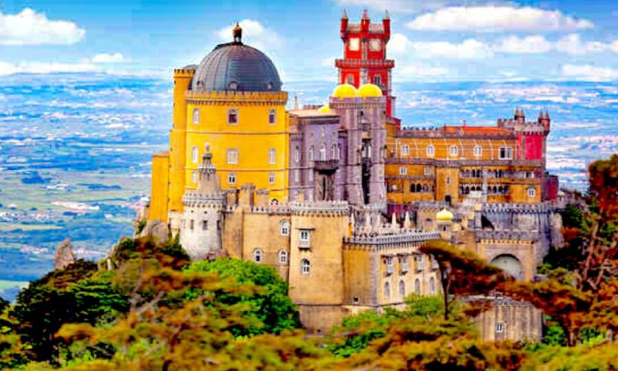 Lisbon: Sintra, Pena Palace, Quinta Regaleira, Cascais Tour - Guides, group size, and the human side